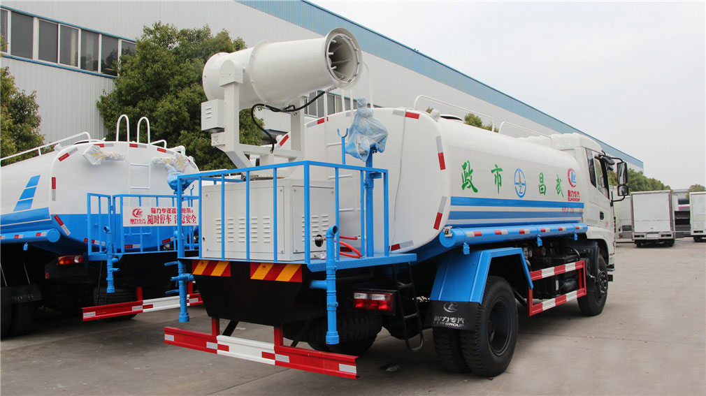 东风专底雾炮洒水车(12方)