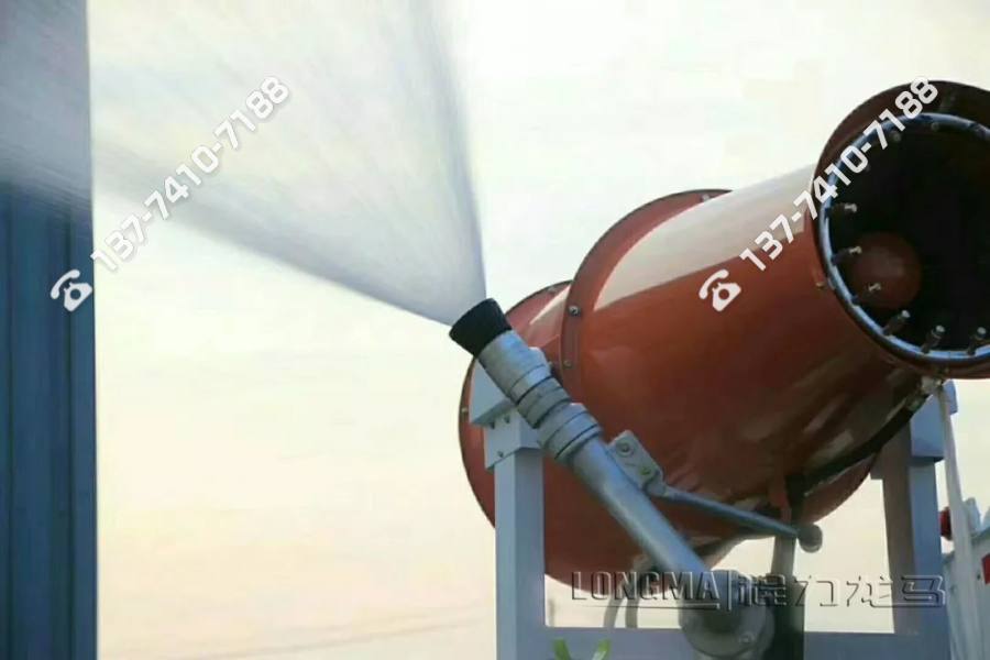 南昌市雾炮车交车仪式 会喷雾的车