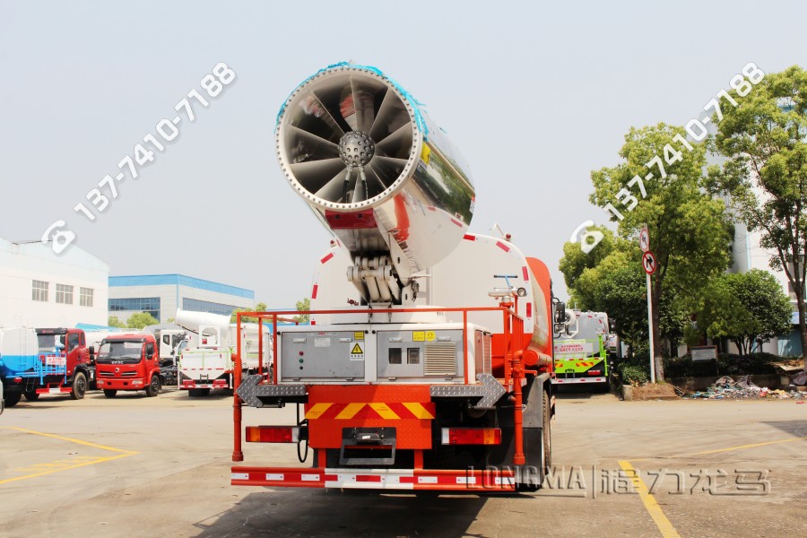 环卫专用车生产厂家 多功能抑尘车重汽