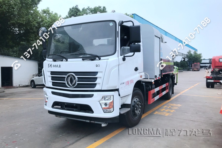 东风天锦雾炮车给有120米的 10吨雾炮车