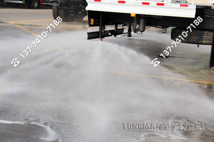 **抑尘车口碑好 5吨雾炮洒水车